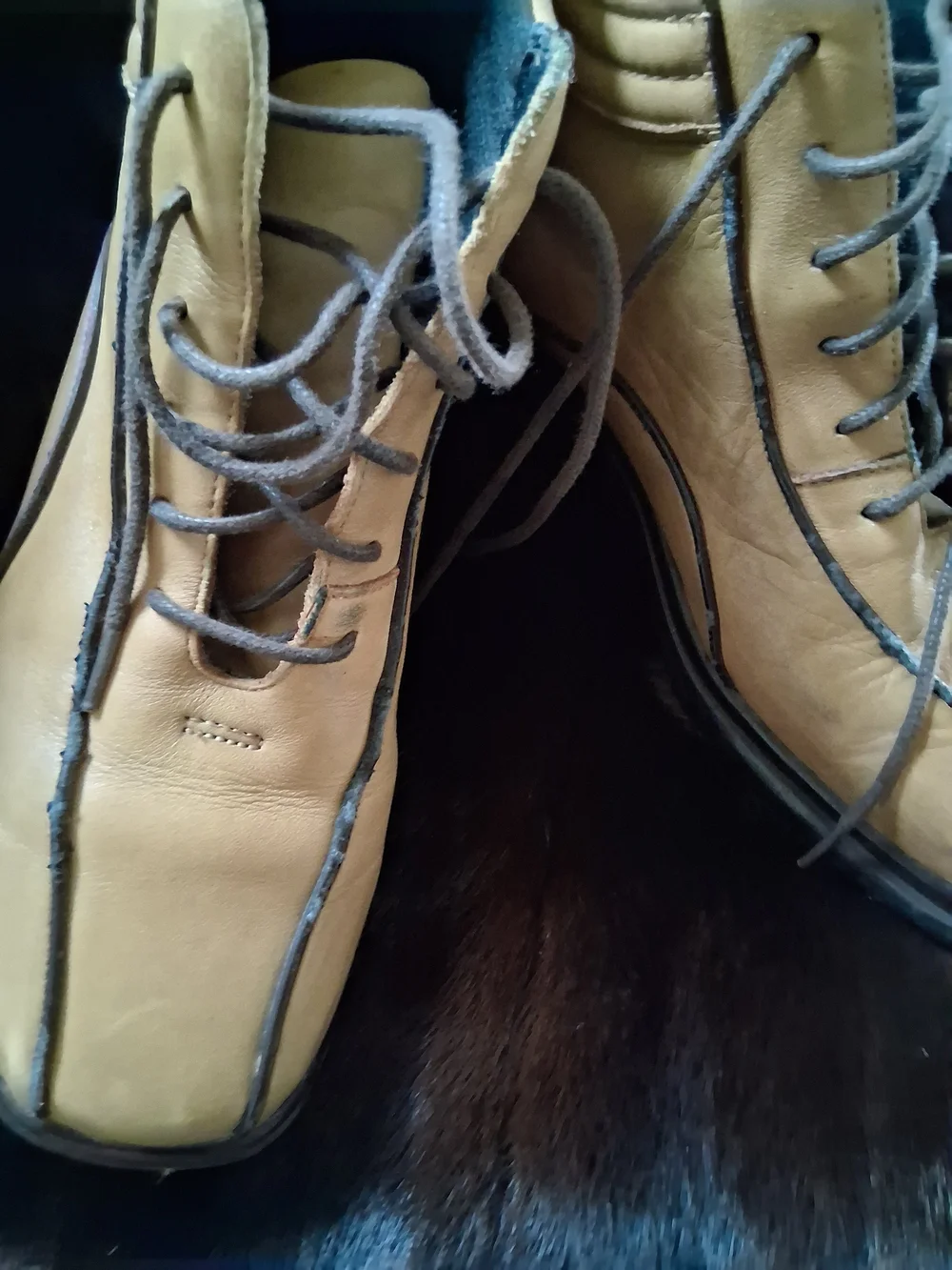 Bakers Men's Tan and Black Chukka Lace-Up Boots